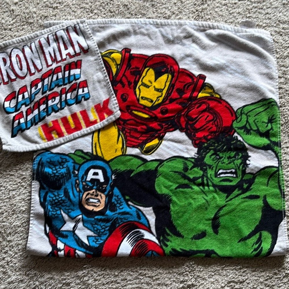 ⭐️ 3/$20 MARVEL: Toddler/Small Child Logo Towel and Wash Cloth EUC
